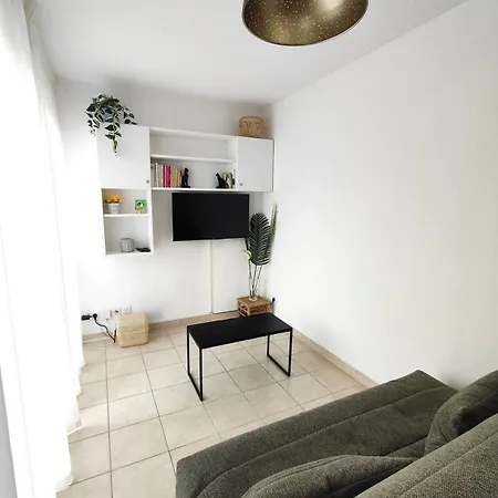 Appartement Avec Piscine En Centre Ville Uzès Exterior foto